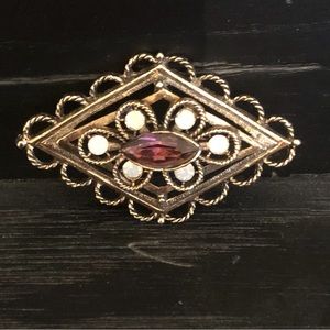🌸VTG Gold Tone Filigree Brooch